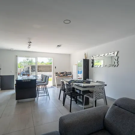 Maison A - 6 Vacanciers - Proche Et Plages - Fr-1-319-613 *